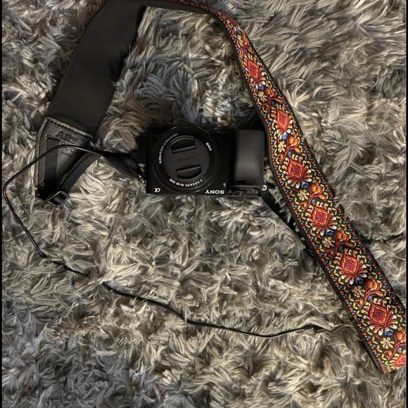 Sony camera + accessories - Picture 4 of 9